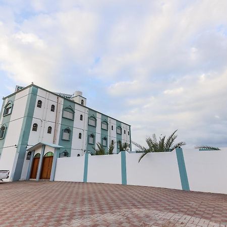 Super Oyo 110 Ras Al Hadd Guest House Экстерьер фото