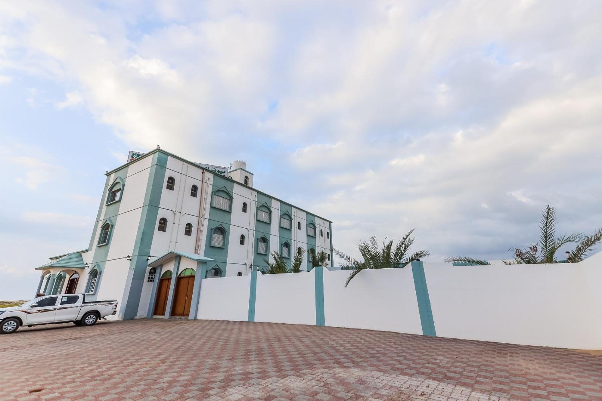 Super Oyo 110 Ras Al Hadd Guest House Экстерьер фото